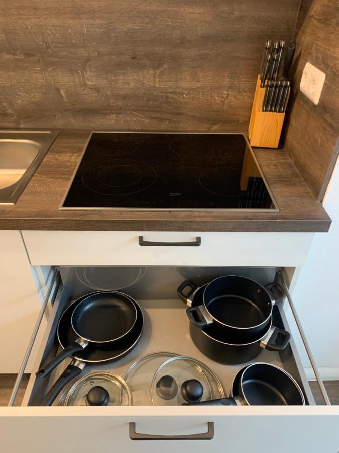 40 Qm Appartment Parkplatz, Balkon,Netflix, Prime Кемниц Екстериор снимка