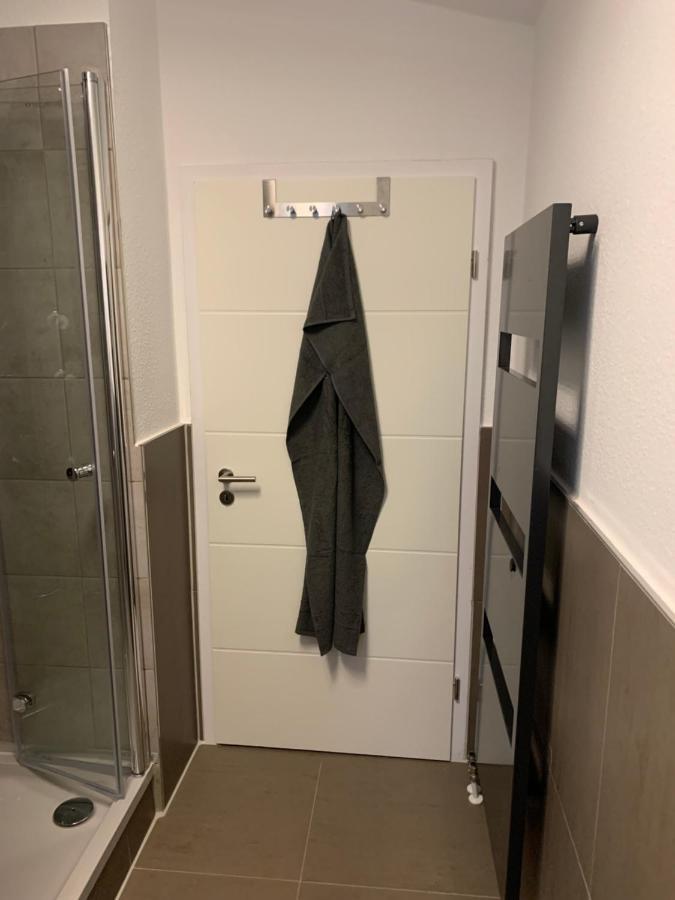40 Qm Appartment Parkplatz, Balkon,Netflix, Prime Кемниц Екстериор снимка