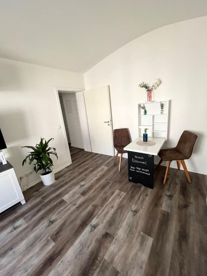40 Qm Appartment Parkplatz, Balkon,Netflix, Prime Кемниц Екстериор снимка